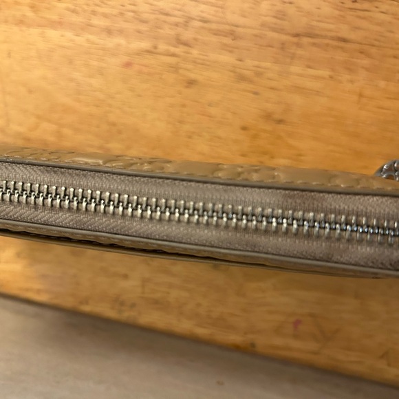 Coach Debossed Signature Cream Leather Wallet - Picture 7 of 9